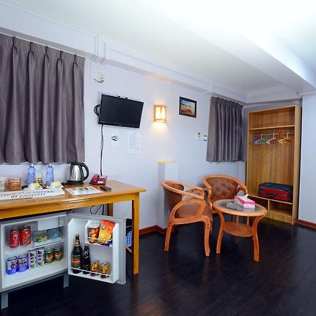 Okkala Hotel Yangon Bagian luar foto