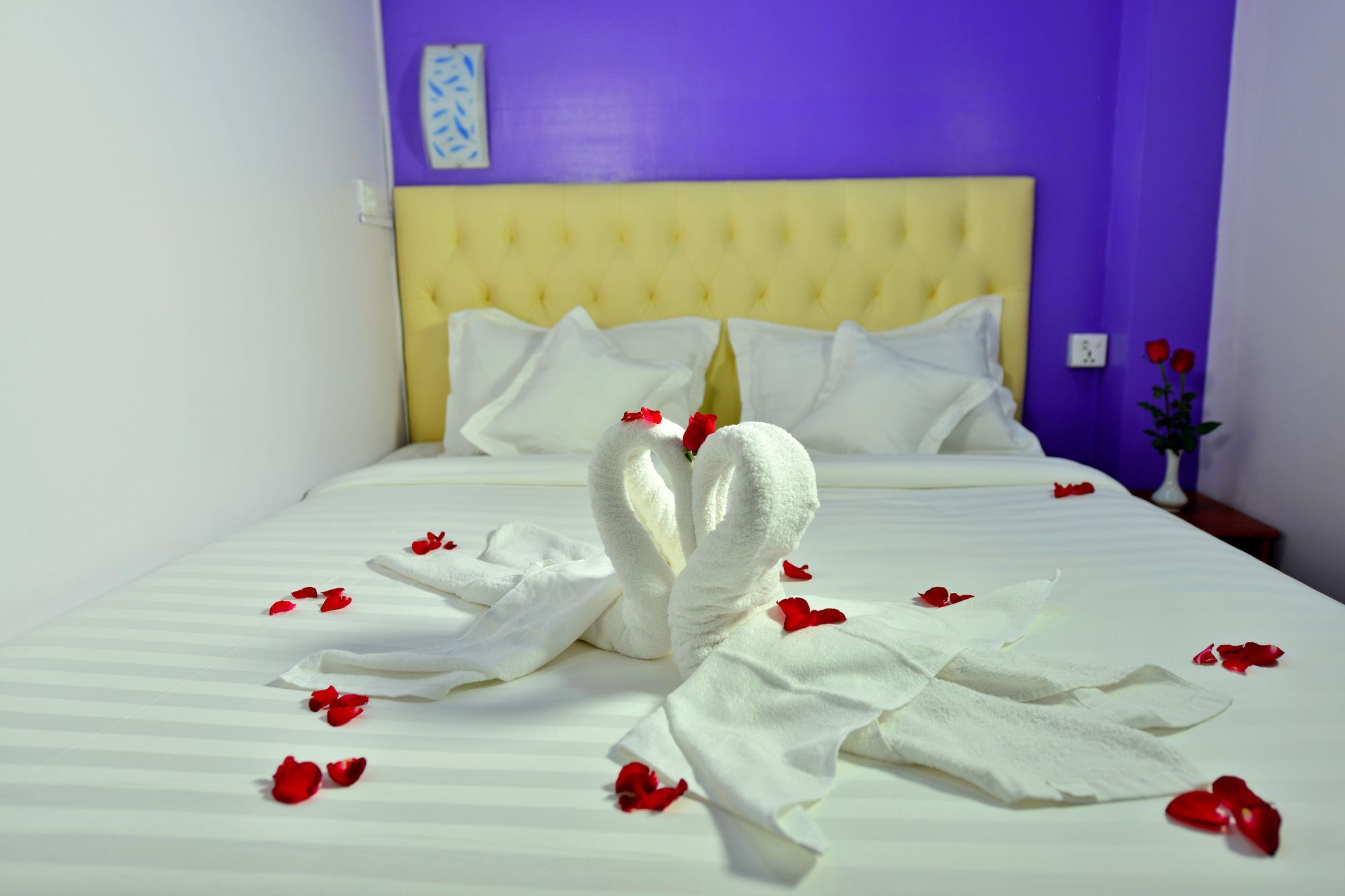 Okkala Hotel Yangon Bagian luar foto